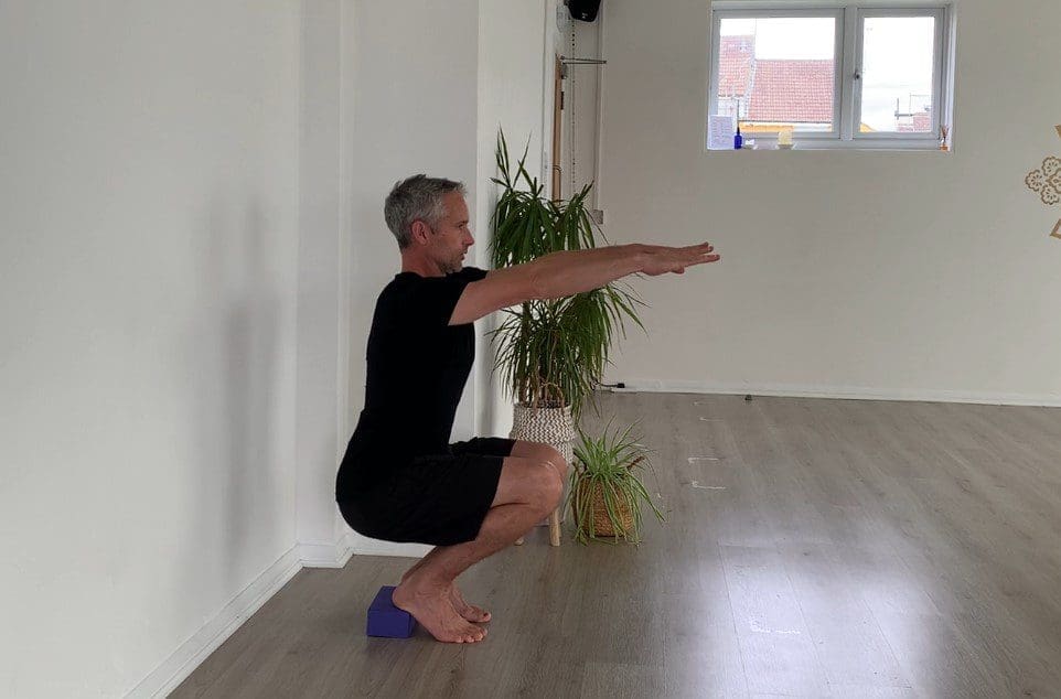 VMO Squats: How Strengthen your VMO Muscle and improve range of motion